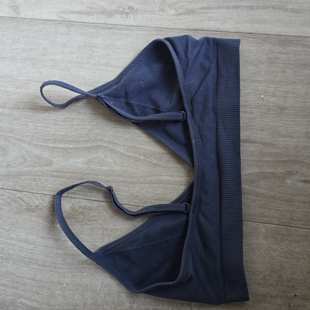 Sports bra - Picture 2 of 2